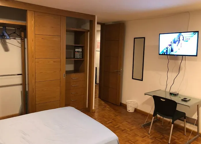 Caravansaro Vazquez De Mella 347 Polanco Pensión *